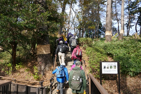 蓬莱山古墳へ